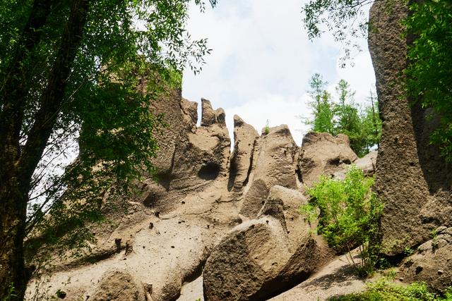长白山聚龙火山石林，穿越火山峡谷，探秘地球亿万年的尘封记忆