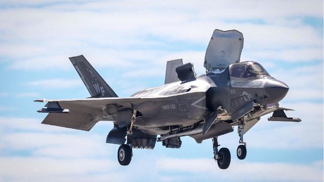 美军航展只顾炫技？F22故障戳破纸老虎	，中国这一招才叫降维打击