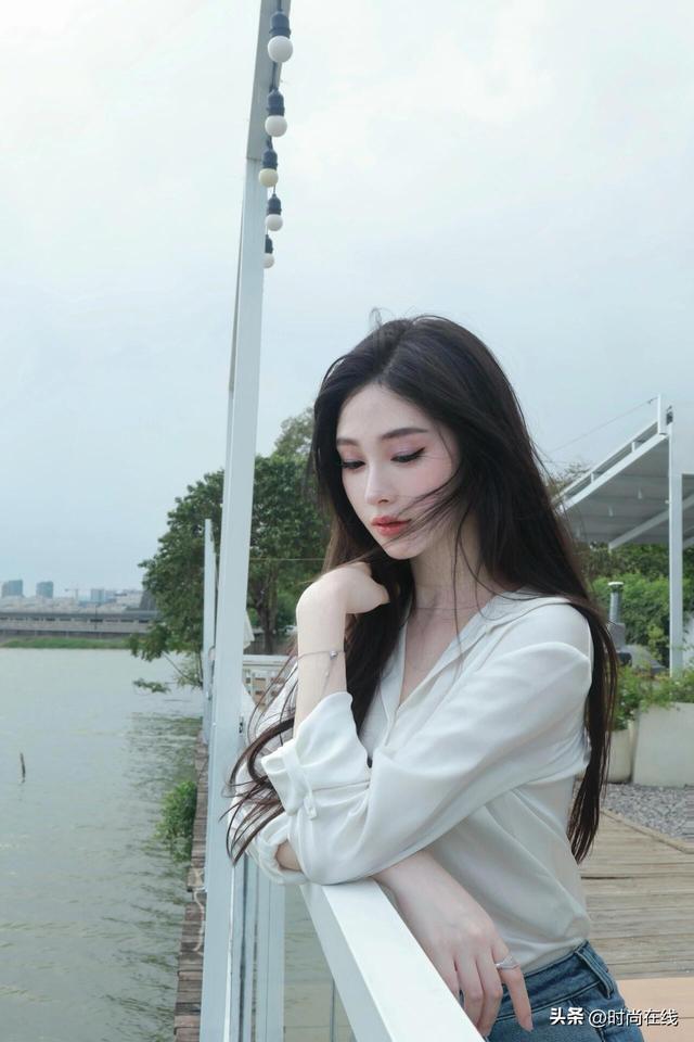 山西一校花美出圈，五官精致，美的无可挑剔	，太迷人了