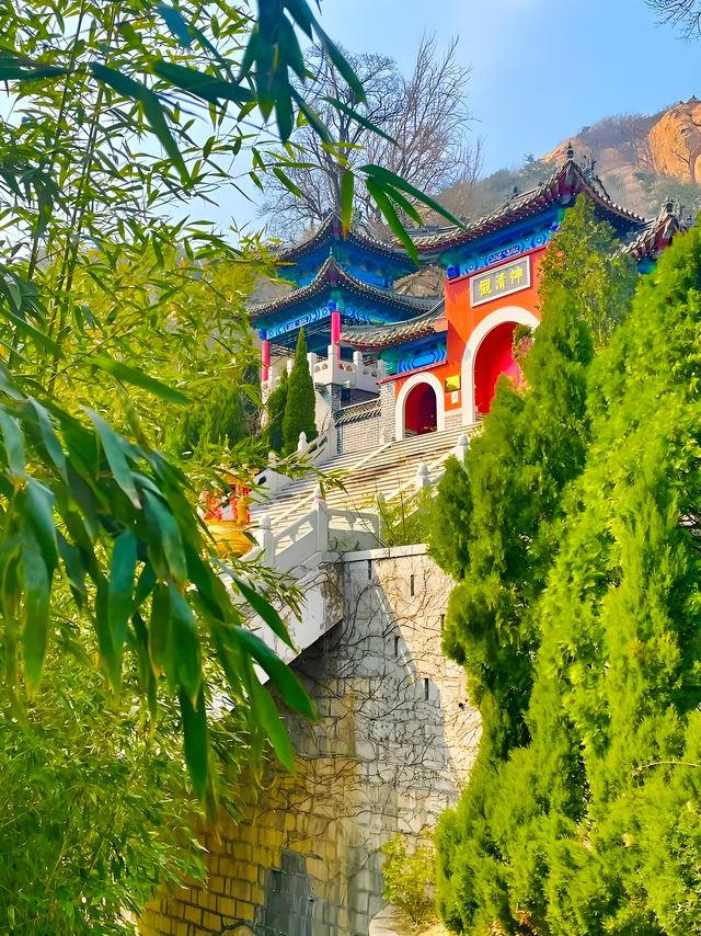 山东被低估的仙山，山峦叠嶂，溪流蜿蜒，被誉为 “江北小九寨”