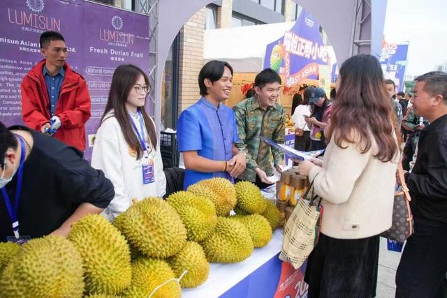 遇见特色南宁和夜色南宁 发现了泰国货登陆广西