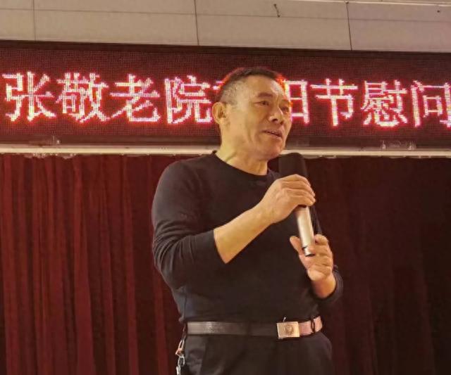 九九重阳佳节到 书画赠送老年人