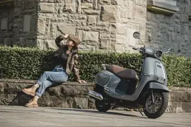 全网首次曝光实车图，济南铃木首款125踏板|复古从何说起图片