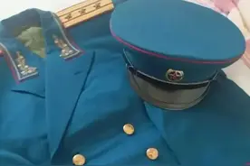 1955年被授予上校军衔，1964年只有四人晋升为少将图片