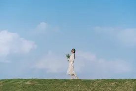 一个人强大自己最好的方式图片