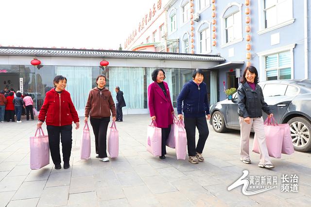 健步行、看民俗、品美食……振兴小镇重阳文化旅游节热闹非凡