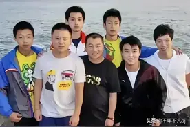 这张八一乒乓球男队的合影，我只能认出4人，你能认出几个？图片