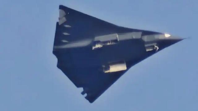歼-206年服役,F-22耗15年?美六代机再迟3年