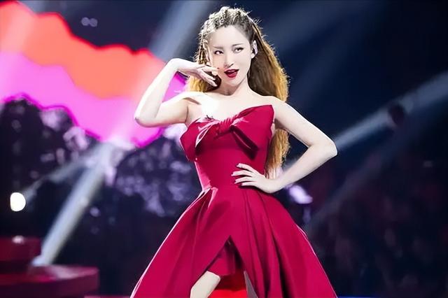 42岁金莎官宣喜讯仅1天，老底被扒，杨幂说的话，终于有人信了