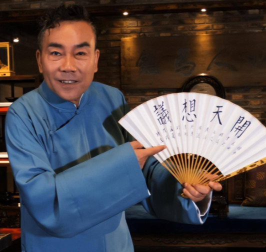 杨议被曝让正妻小三同吃住，带私生子回家，败光杨少华最后的体面