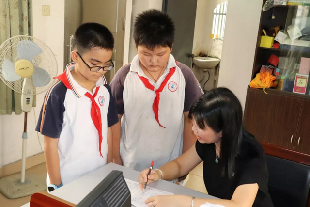 教育部动真格了	。新规明确：小学一至六年级，全面取消跨校联考…