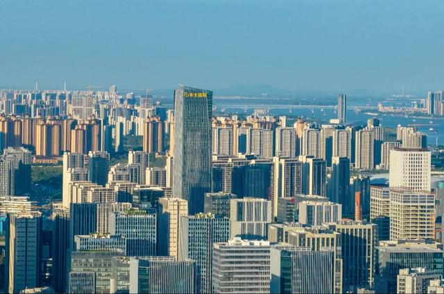 南京市中心悄悄“搬家”？这3个新中心正在强势崛起！