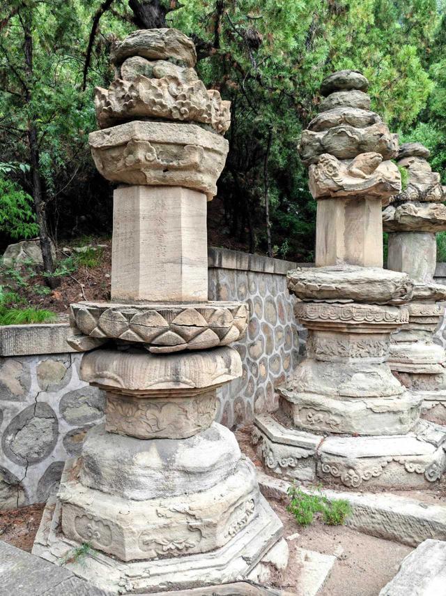 卦山天宁寺塔林——交城