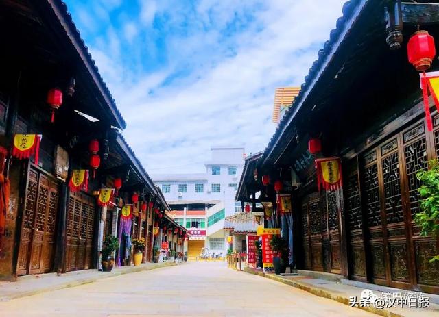 秋色浓度超标！汉中这座小城值得奔赴！