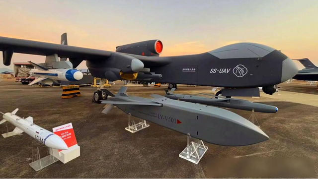 能作战的农用无人机，首飞成功的“九天	”，未来的“航空母机”