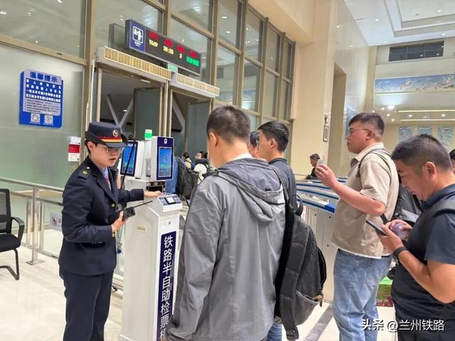 丝路驿站迎盛会！敦煌车站全链条服务护航第八届文博会!