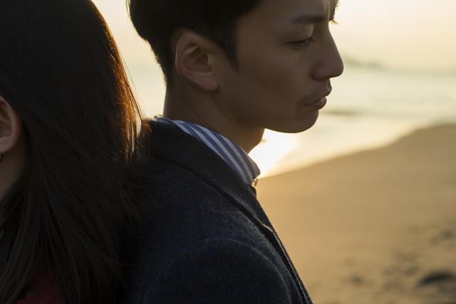 87年，去同学家玩，他姐姐把我拉进房间，教我玩“俄罗斯方块”