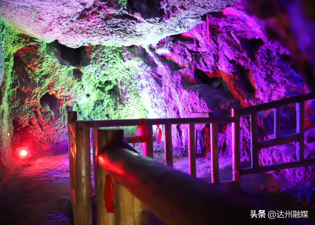 渠县賨人谷的秋天“水”醒啦，去解锁川东小九寨！