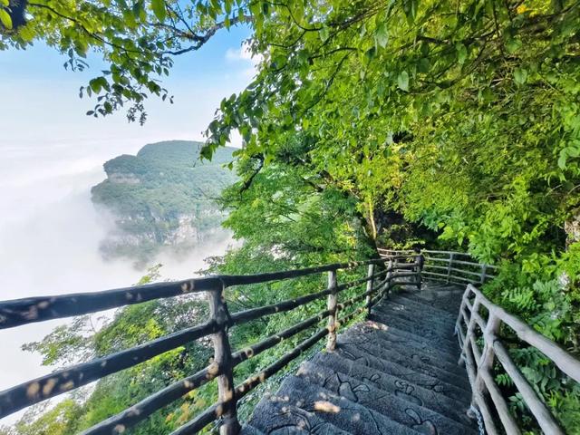 凉爽新大陆！成都出发高铁2.5h抵拢18℃的古韵之城，风景堪比阿勒泰，美食多到吃不完！