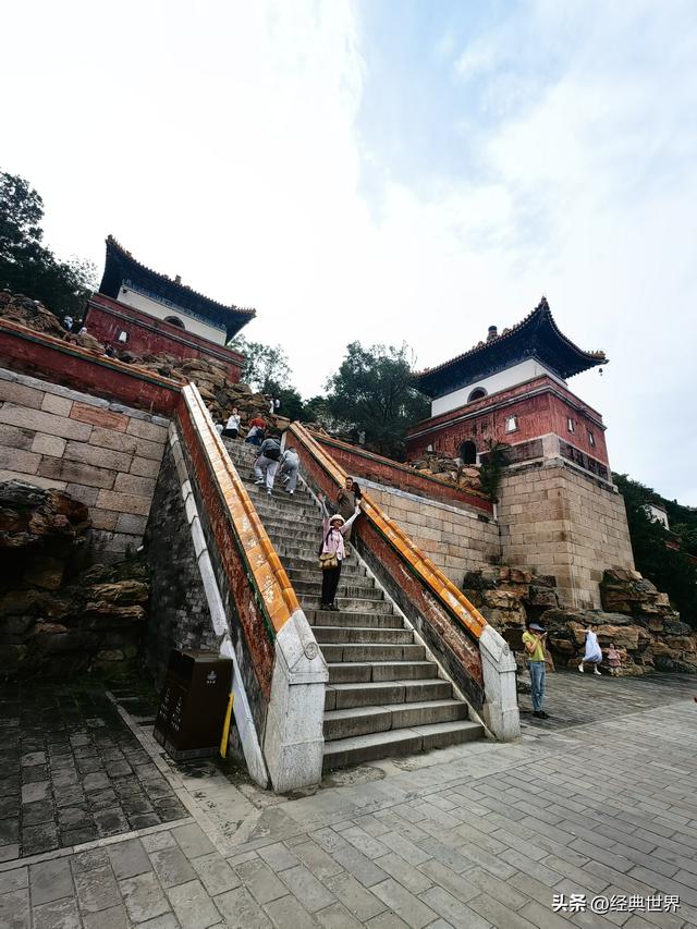 颐和园建筑之汉藏混合式佛寺建筑群——“四大部洲”