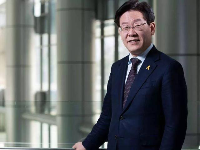 李在明作出决定，对华试行免签，大量韩国民众被捕，美国出招搅局