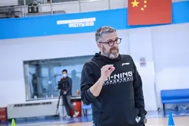 北汽男篮换帅！多年助教乔里欧接替莱登，曾在北京德比中力荐基恩完成绝杀图片