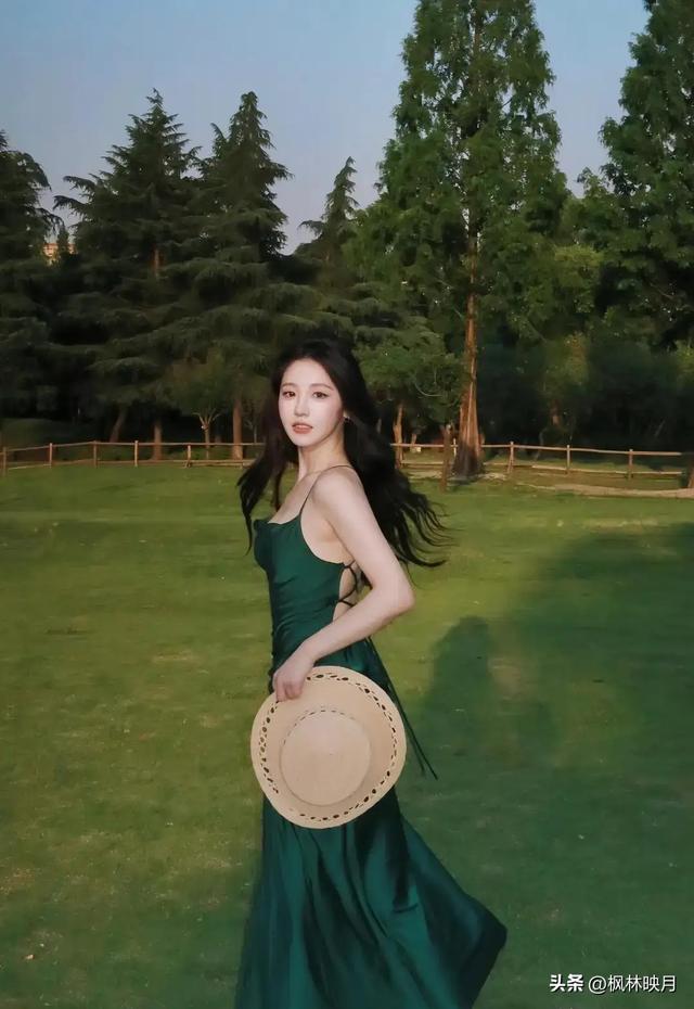 河南洛阳一校花好漂亮， 身高168cm	，体重50kg 美的让人移不开眼