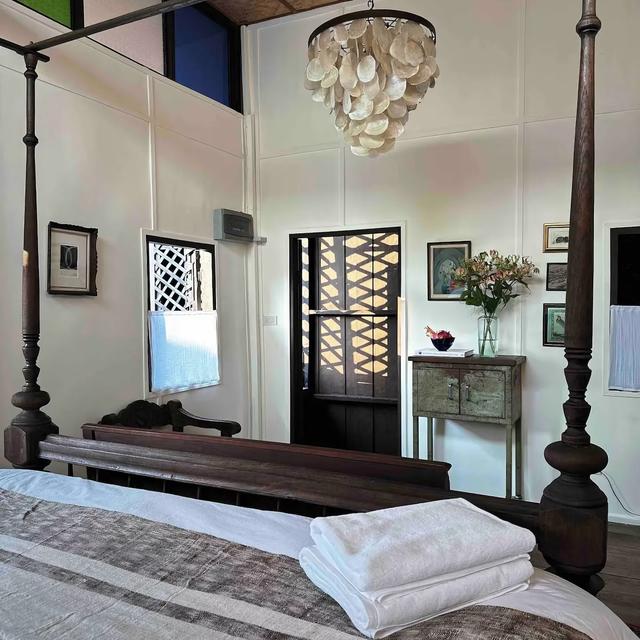 原创七绝诗《农村旅游住民宿》新韵