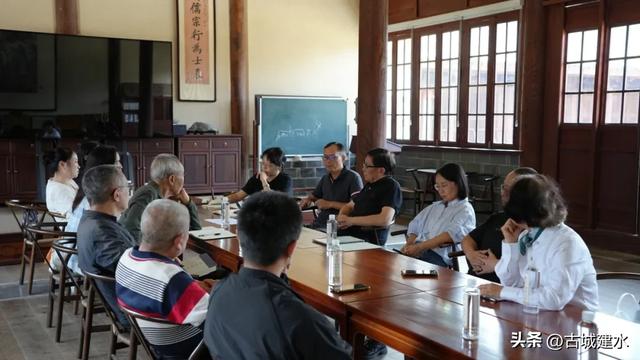 “中国作家驻村计划”启幕！著名作家陈应松深入建水，探寻千年古城的文化密码