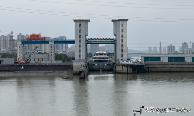 书香与江水的邂逅：全国书博会落幕，三峡游轮悠然之旅正当时
