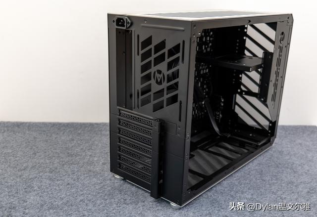 ATX也能玩便携？可以领着走的ATX主机，机械大师 C34 Pro装机体验