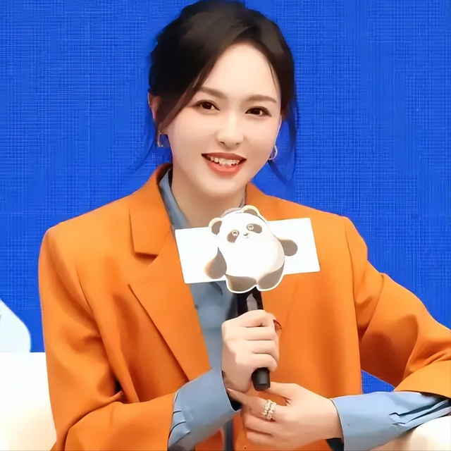 婚变传闻不到2月，42岁唐嫣高调官宣喜讯，罗晋的近况却让人唏嘘