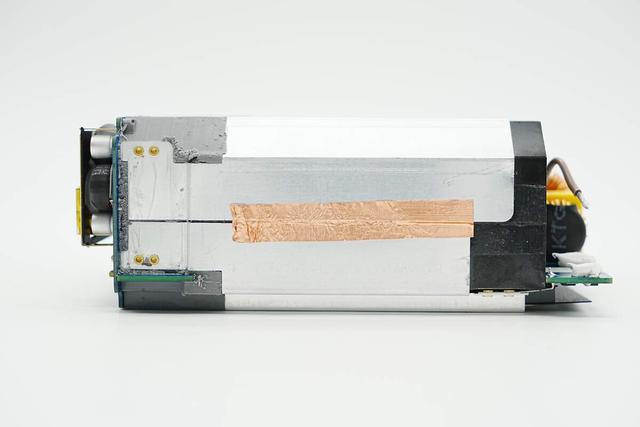 业界首款满血版PD3.1快充，绿联500W氮化镓充电器拆解