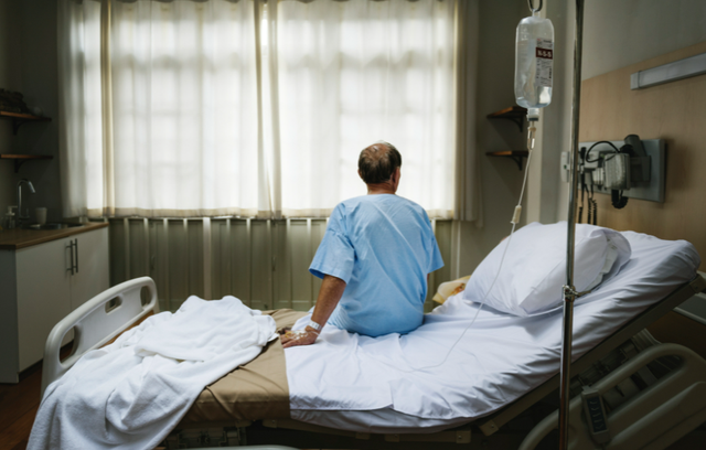 脑出血跟戴帽子有关？医生警告：52岁后	，天冷要注意这6件事