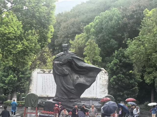 白帝城：365级台阶