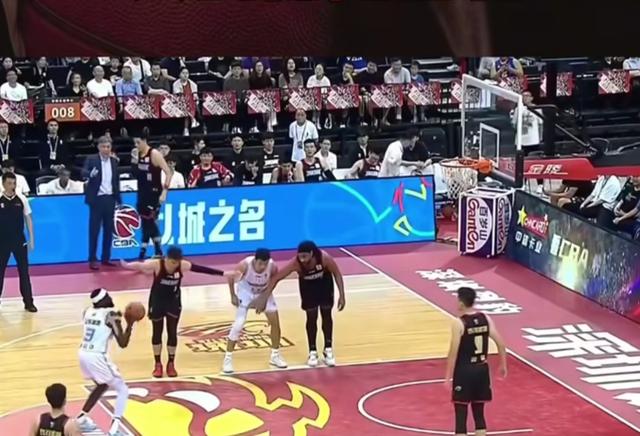 38岁追梦格林百分大战逆天翻盘！这波操作把球迷看傻了