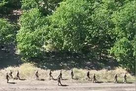 美国放纵基辅袭击俄本土，目的只有一个，想要俄罗斯的黄金铀铝图片