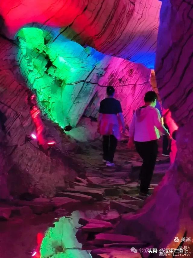 汉中喀斯特秘境：藏在青水镇的地下龙宫与苗寨故事！