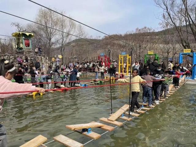 秋华未减，冬景将至，来炎帝影视基地赴一场秋冬的约会吧！