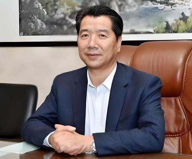 国家出手！6大首富落网，坑惨老百姓欲移民跑路，没一个值得原谅