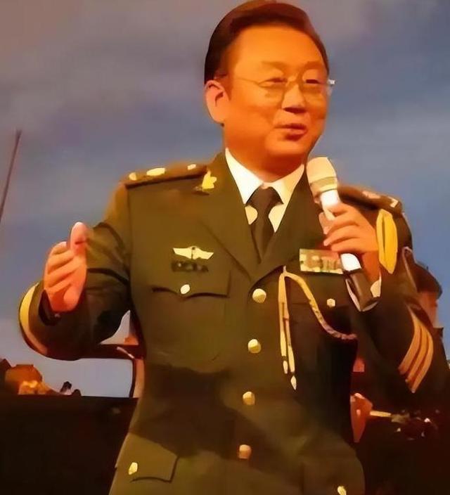 被开除军籍，持国外绿卡，骗财骗色，哪个才是蒋大为的“真面目”
