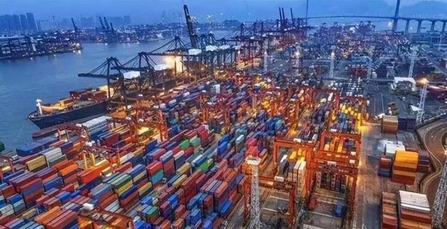 政变刚被军方压下，马科斯又开3枪	，逼中国认栽，解放军三路南下