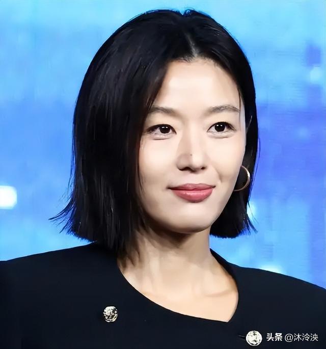 辱华风波再发酵，全智贤拒绝道歉后，没想到炸出一群“妖魔鬼怪”