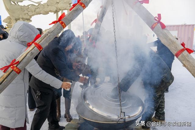 乌伦古湖黄金海岸景区借福海冬捕节分会场东风全力“添柴”冰雪游