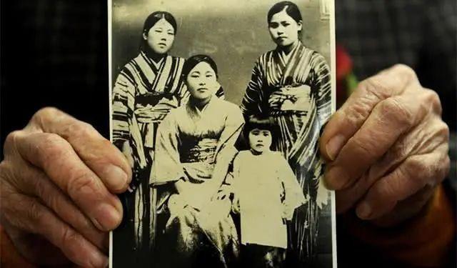 她伪装中国人，曾与4个中国人结婚，临死前一张照片暴露其身份