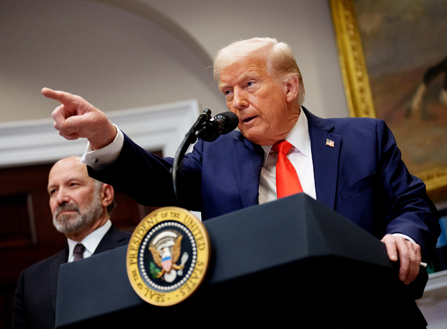 出大事了！菲律宾跟风亲美，国内民众齐声抗议，小马科斯兜不住了