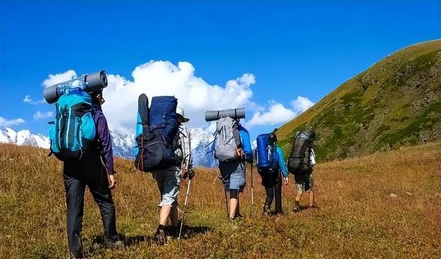 人山人海只看不买，年轻人报复性白嫖，景区赚不到钱了？