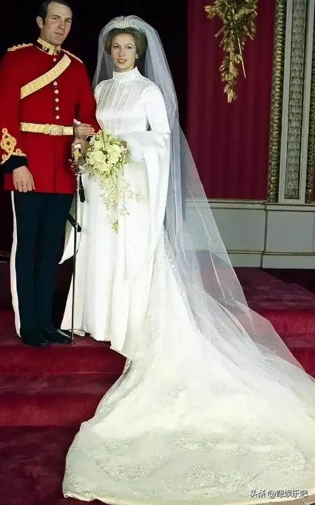 英王室新娘的复古婚纱：安妮公主的简约高级，戴安娜的梦幻少女