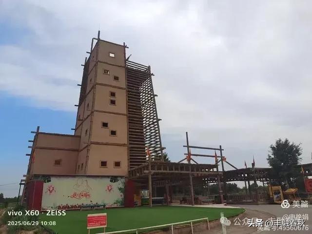 探秘新疆巴楚红海景区：自然与人文的交响｜ 申艳娟