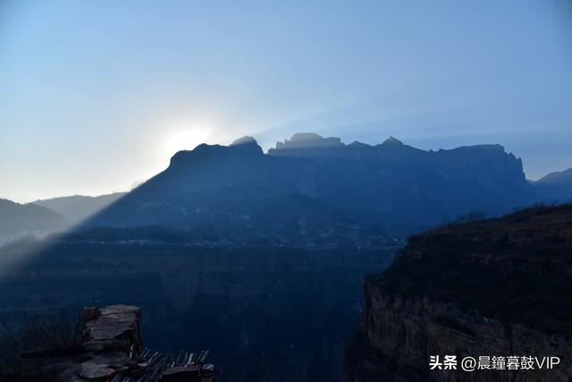 由太行屋脊俯瞰太行平湖